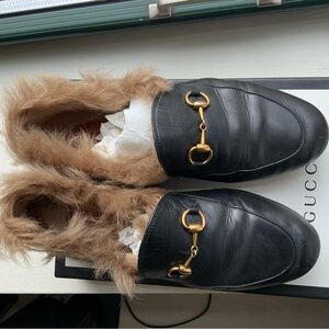 Gucci Black Moccasins with Fur and Gold Detail
